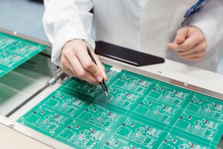 Demystifying THT PCB Assembly: A Comprehensive Guide - JHYPCB